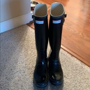 Black Hunter Boots barley worn!